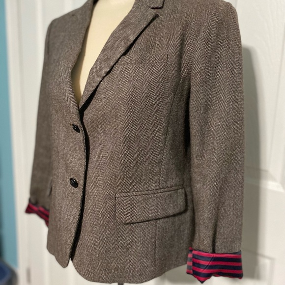 Gorgeous brown blazer with pink accents! - Picture 2 of 6